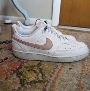 Nike Court Vision Low - size 6